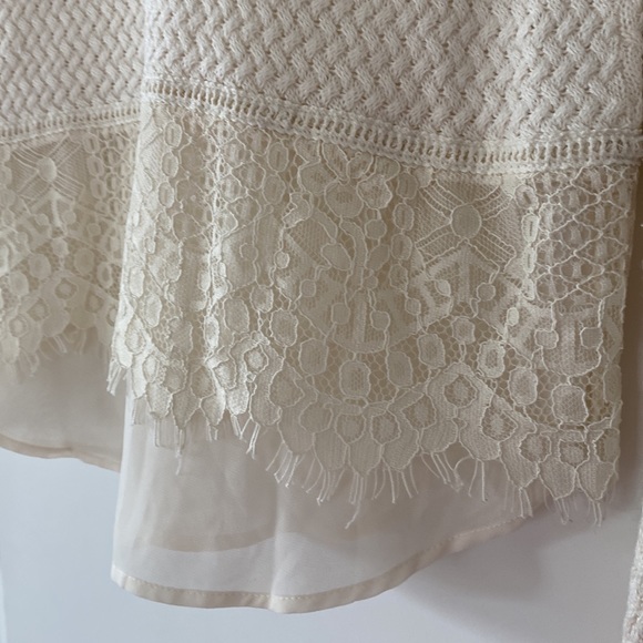 Lucky Brand Textured Sweater with Lacey Sheer Hem Sz Small w Measurements! - Picture 9 of 10